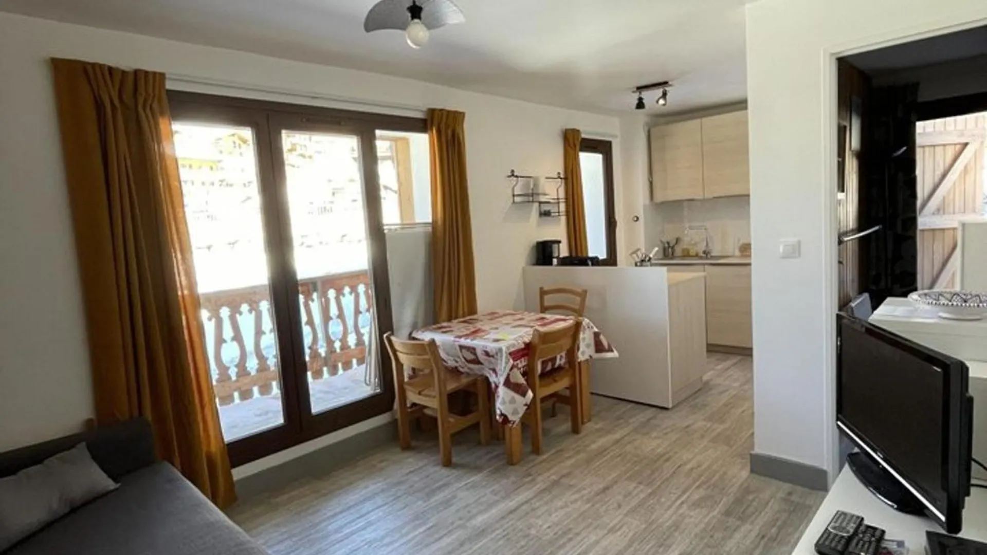 Appartement Cosy 2P, 6 Pers, Skis Aux Pieds, Balcon Sud-Ouest, Coeur De Station L'Alpe D'Huez - Fr-1-405-27 Fransa